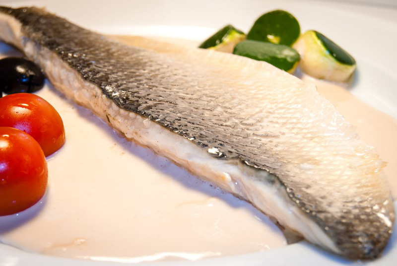 Lomos de lubina con salsa de soja